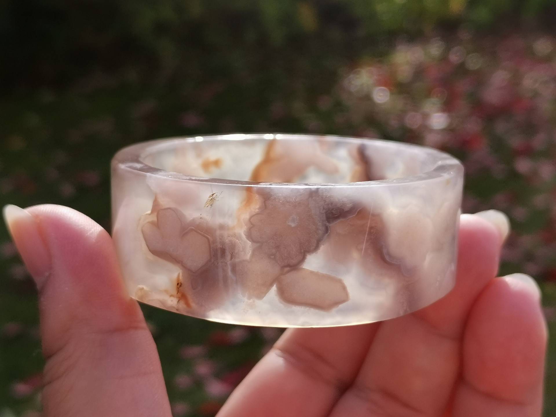 51, 9 Mm | Einzigartige Blume/Sakura Achat Chalcedon Armreif Im Angebot 51, 9 Mm | Einzigartige Blume/Sakura Achat Chalcedon Armreif Im Angebot von LulusTwinklingSky