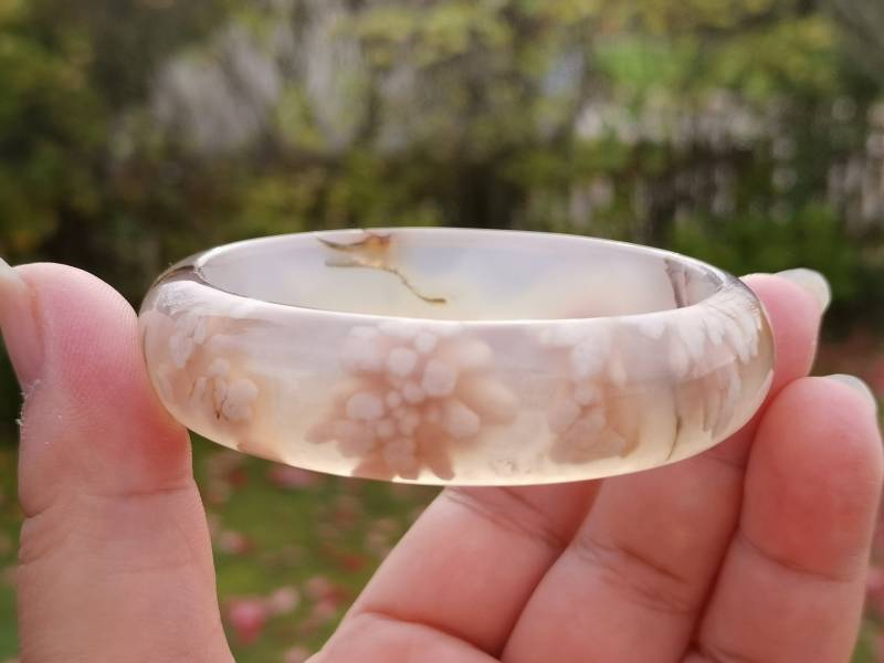 56, 1mm | Einzigartige Madagaskar Blume/Sakura Achat Chalcedon Armreif + Anhänger Set Zum Verkauf Mit Kostenlosem Versand 56, 1mm | Einzigartige Madagaskar Blume/Sakura Achat Chalcedon Armreif + Anhänger Set Zum Verkauf Mit Kostenlosem Versand von LulusTwinklingSky