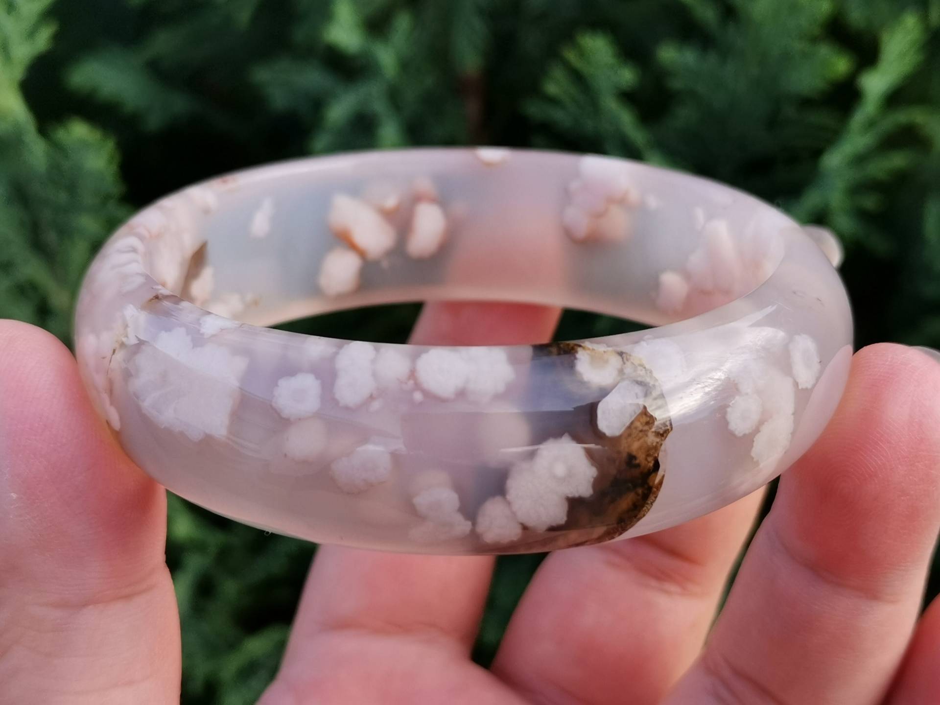 61, 6 Mm | Einzigartige Blume/Sakura Achat Chalcedon Armreif Im Angebot 61, 6 Mm | Einzigartige Blume/Sakura Achat Chalcedon Armreif Im Angebot von LulusTwinklingSky