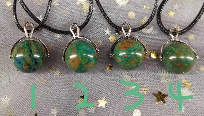 Einzigartiger, Wunderschöner Azurit Chrysocolla Anhänger Einzigartiger, Wunderschöner Azurit Chrysocolla Anhänger von LulusTwinklingSky