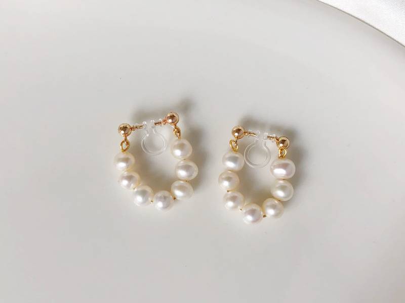 Baumeln Weißer Kranz Süßwasser Perle Tropfen Ohrclips, Geschenk Für Sie von LuluxCrafts