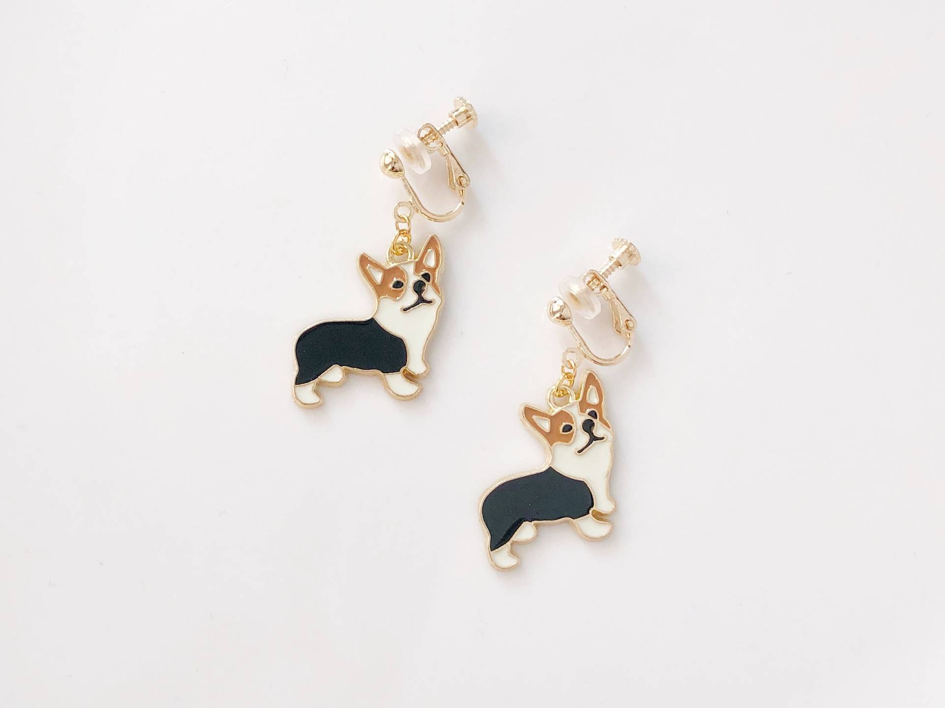Niedliche Corgis Ohrringe | Emaille Hund Tropfen Geschenk Für Tierliebhaber Ohrstecker Oder Clip-On Tier Schmuck Niedliche Corgis Ohrringe | Emaille Hund Tropfen Geschenk Für Tierliebhaber Ohrstecker Oder Clip-On Tier Schmuck von LuluxCrafts
