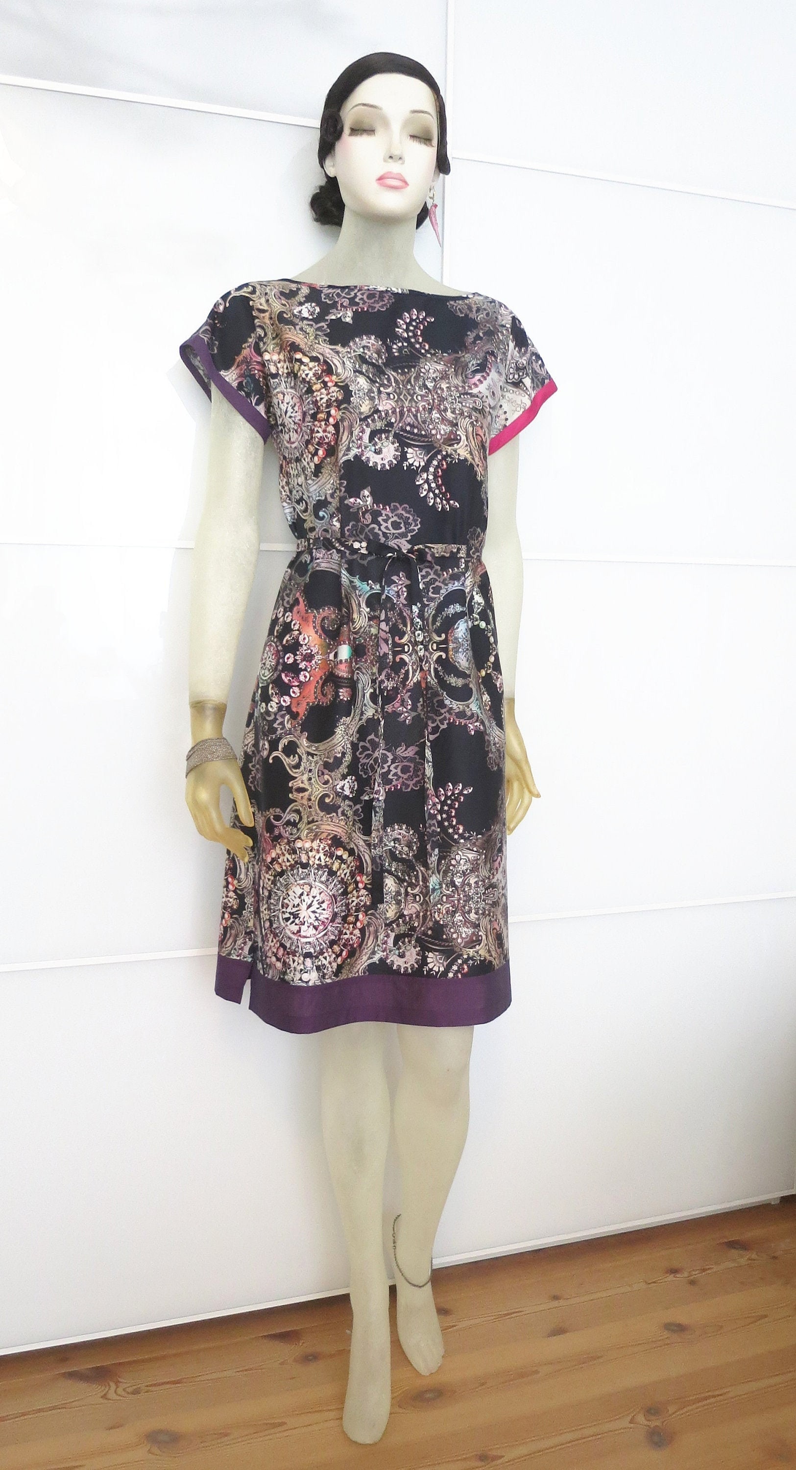 Schmuckes Kleid Tian Mit Angeschnittenen Ärmeln Aus Baumwolle von Lumapoli