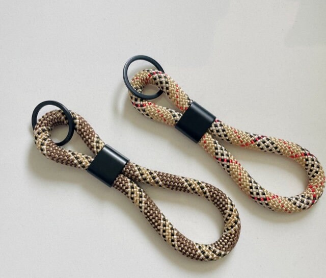 Schlüsselanhänger Handgefertigt - Tau, Seil, Paracord, Lang Xxl Chicer Anhänger Für Frau Oder Mann Braun, Beige, Schwarz Schlüsselanhänger Handgefertigt - Tau, Seil, Paracord, Lang Xxl Chicer Anhänger Für Frau Oder Mann Braun, Beige, Schwarz von LumasLounge