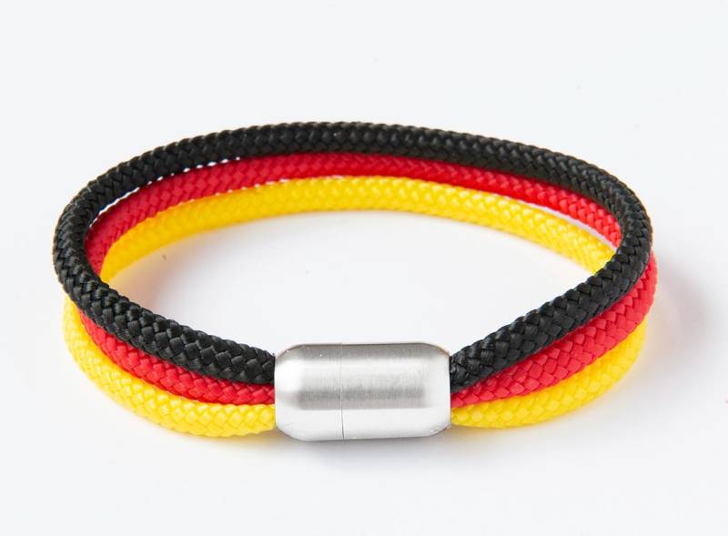 Deutschland Fußball Fan Armband, Geflochtenes Segeltau, Magnetverschluss, 8 Mm Ø von LumiViva