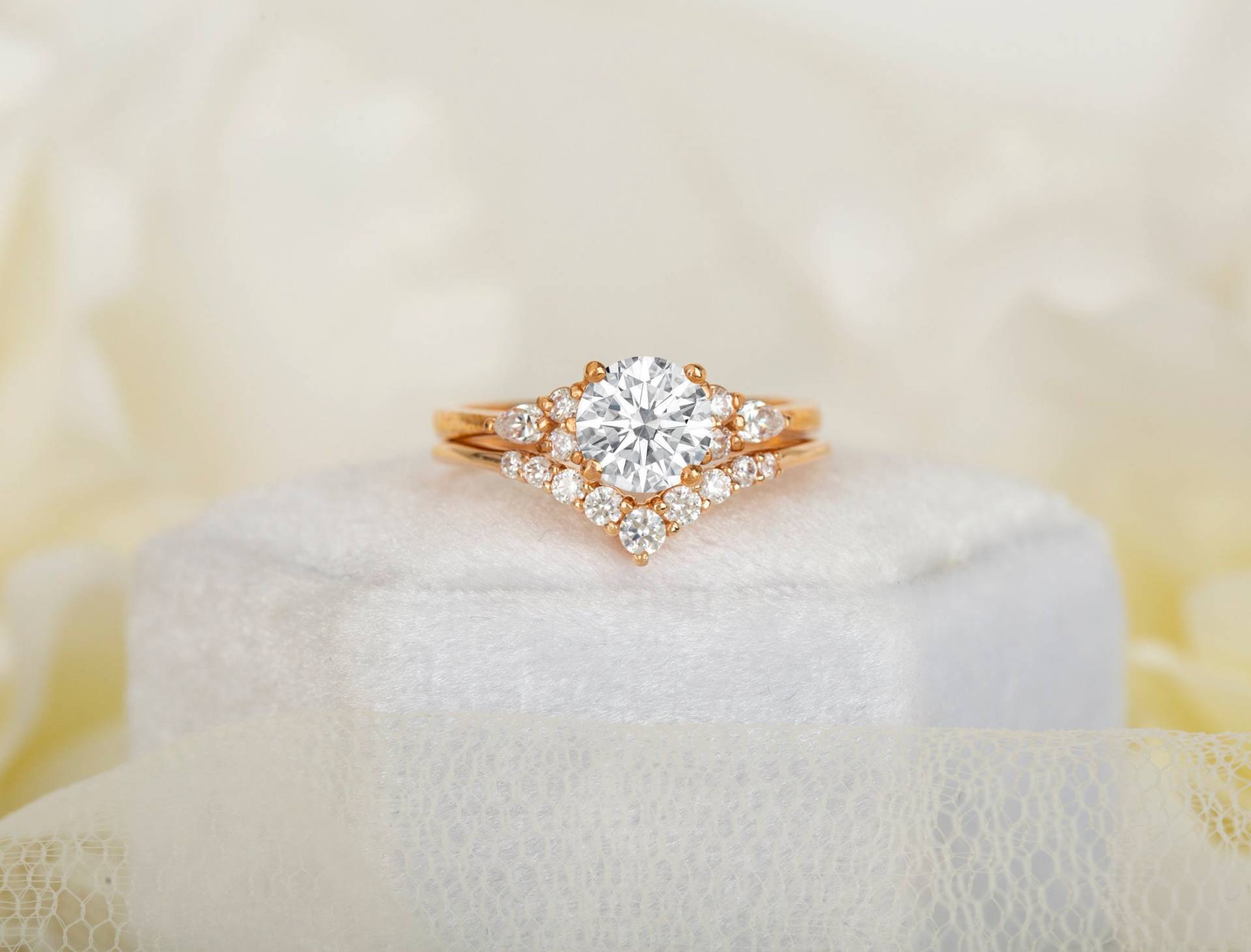 1Ct Verlobungsring Vintage Unikat Cluster 14K Rosegold Moissanit Set Birne Diamant Hochzeit Brautring von LumielJewelry
