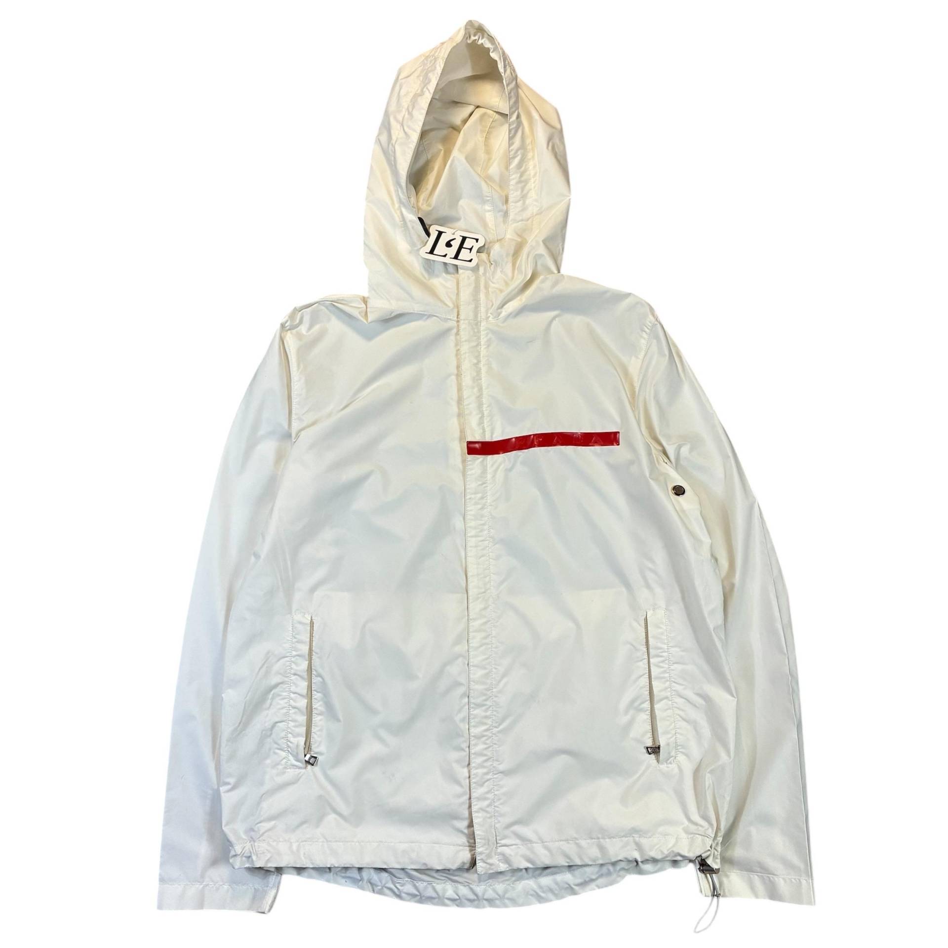 Herren Prada Nylon Red Tab Packbare Jacke Größe S-M von LumiereEpoqueStore