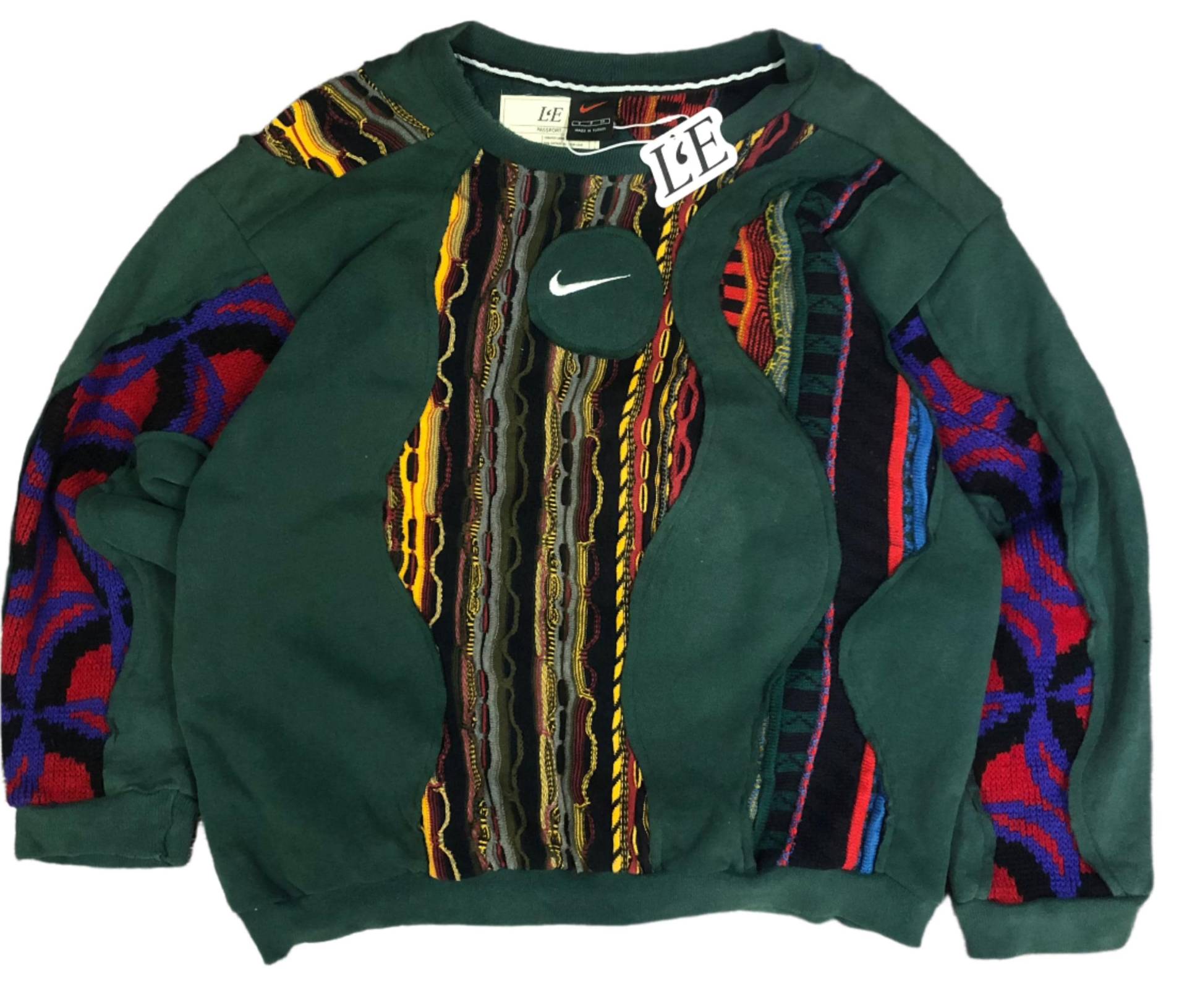 Upcycled Nike X Coogi Vintage Sweatshirt Größe M von LumiereEpoqueStore