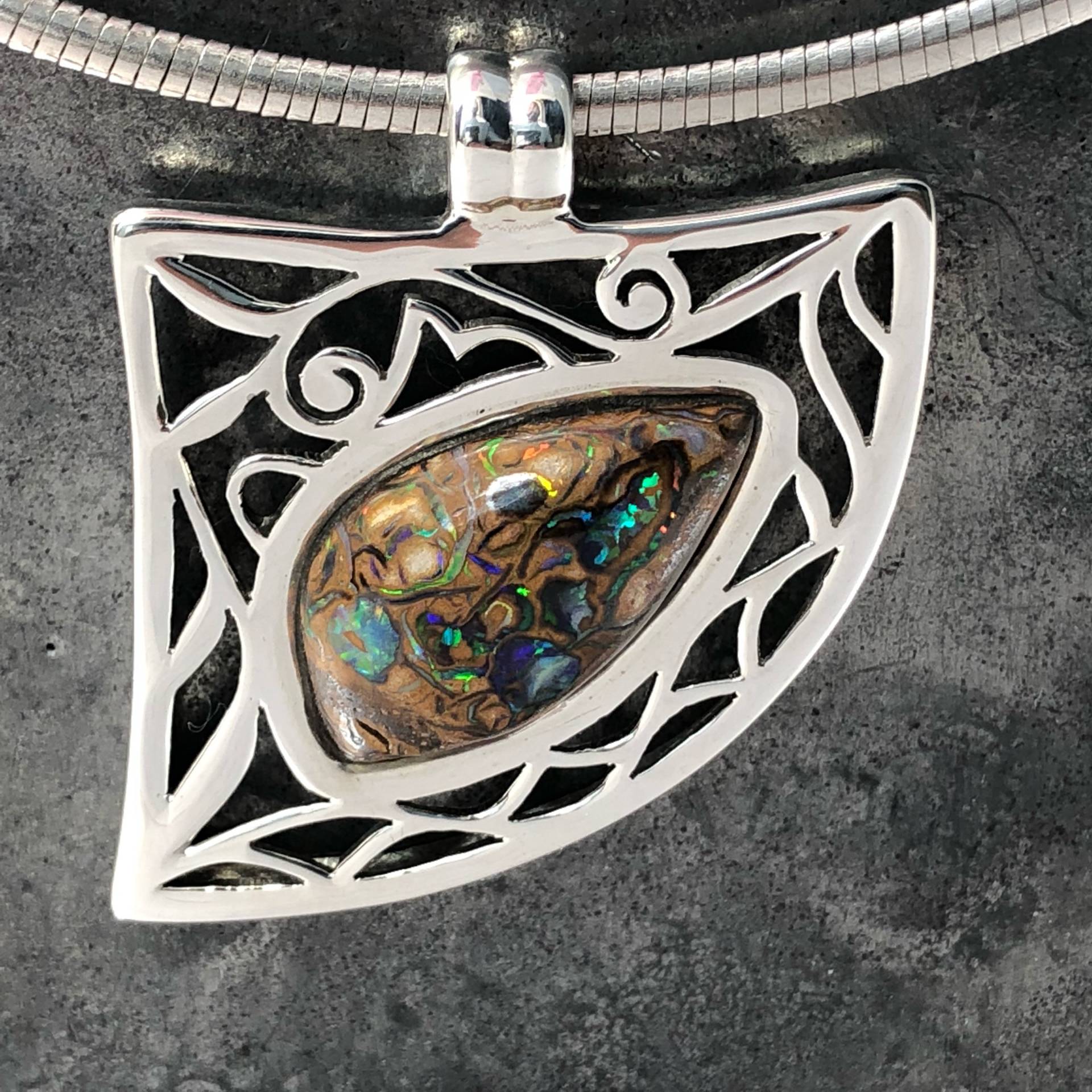 Opal Anhänger - Boulder Filigran Opal Anhänger - Boulder Filigran von LuminaJewellery