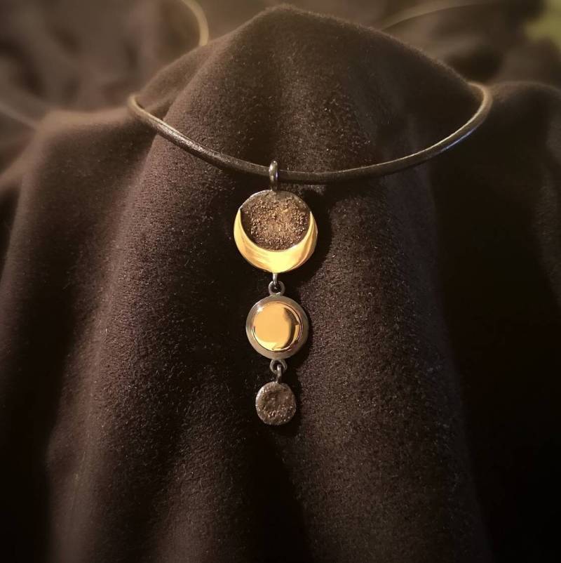 Luminaries. Delicate Sterling Silver Pendant. Gold Statement von LuminousHole
