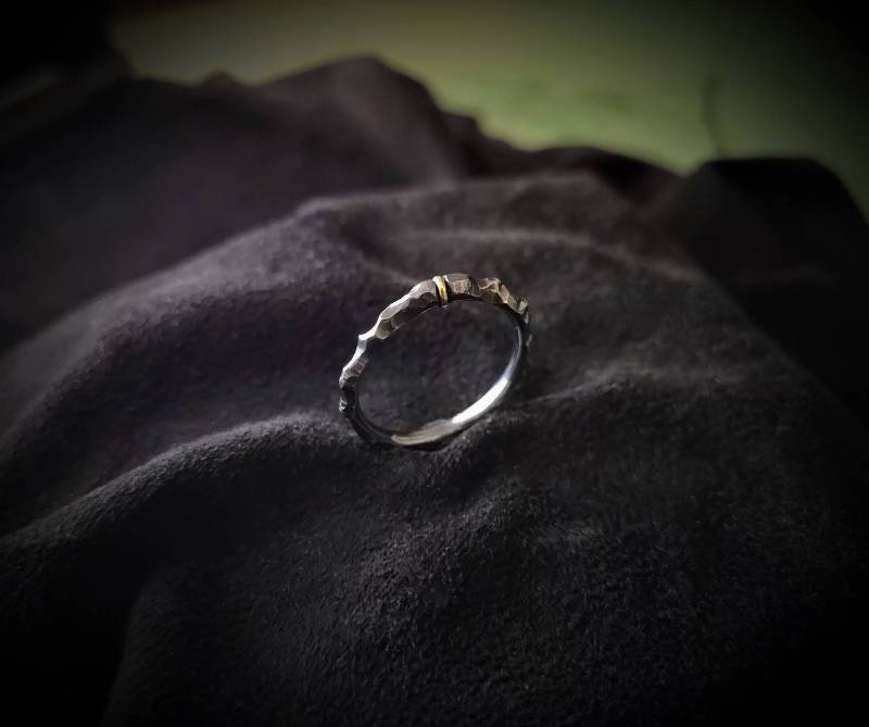 Oxidized Silver Ring, Chaotic Raw Structure Gold Loop Oxidized Silver Ring, Chaotic Raw Structure Gold Loop von LuminousHole