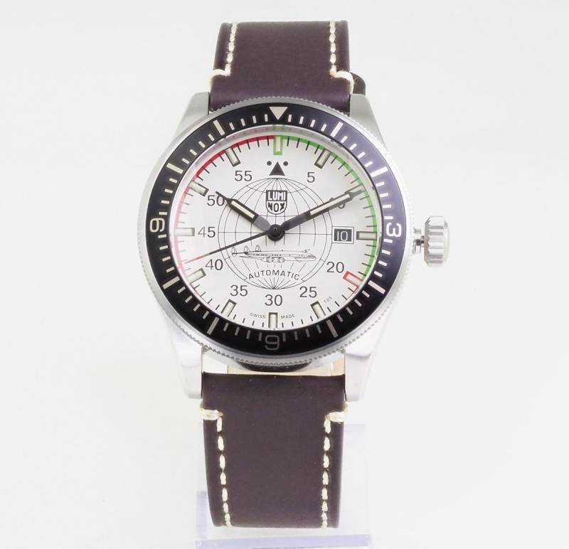 Luminox Automatikuhr Swiss Made Herren Uhr Constellation XA.9607 42,5 mm Constellation, Luminox Light Technology: Dauerhaftes Leuchten für bis zu 25 Jahre von Luminox