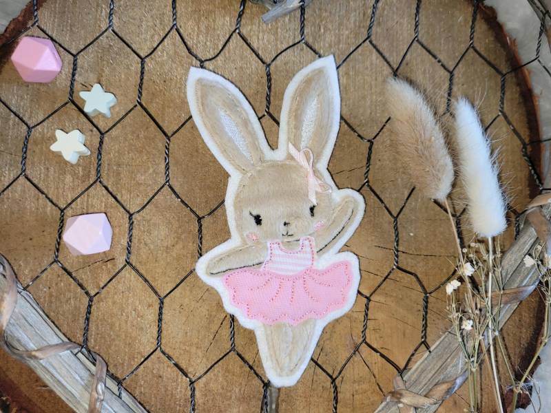 Applikation Kleiner Ballerina Hase, Aufnäher, Flicken Applikation Kleiner Ballerina Hase, Aufnäher, Flicken von Lummpitz
