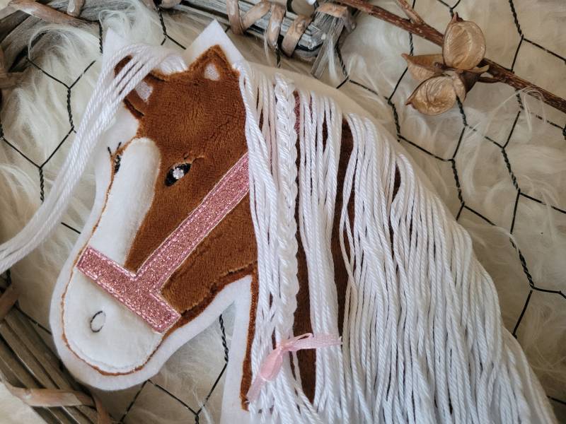 Applikation Pferdekopf, Glitzerhalfter Und Wollmähner von Lummpitz