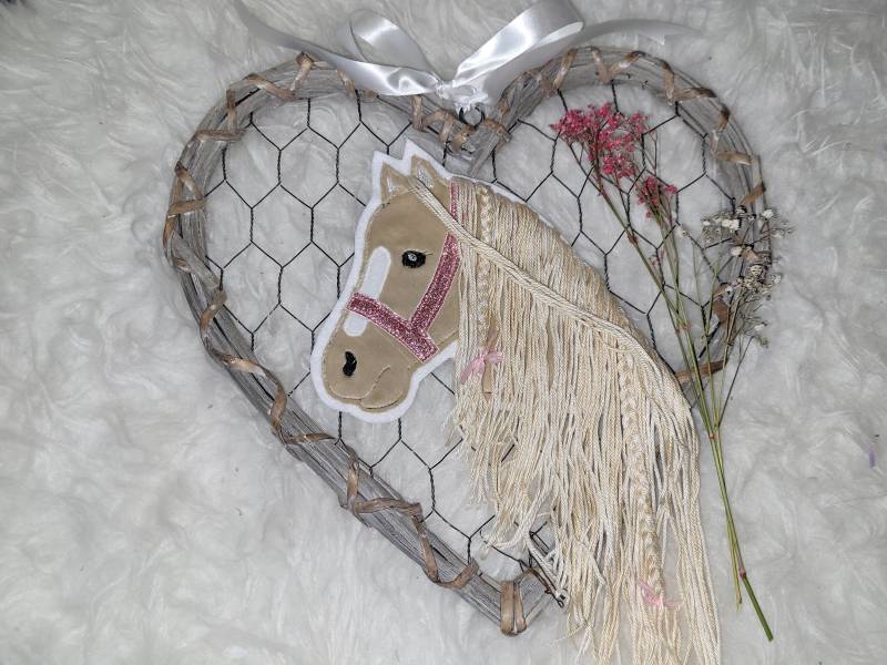 Applikation Pferdekopf, Wollmähne, Halfter Applikation Pferdekopf, Wollmähne, Halfter von Lummpitz