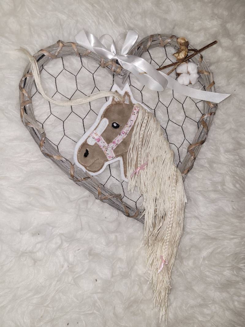 Applikation Pferdekopf, Wollmähne, Halfter Applikation Pferdekopf, Wollmähne, Halfter von Lummpitz