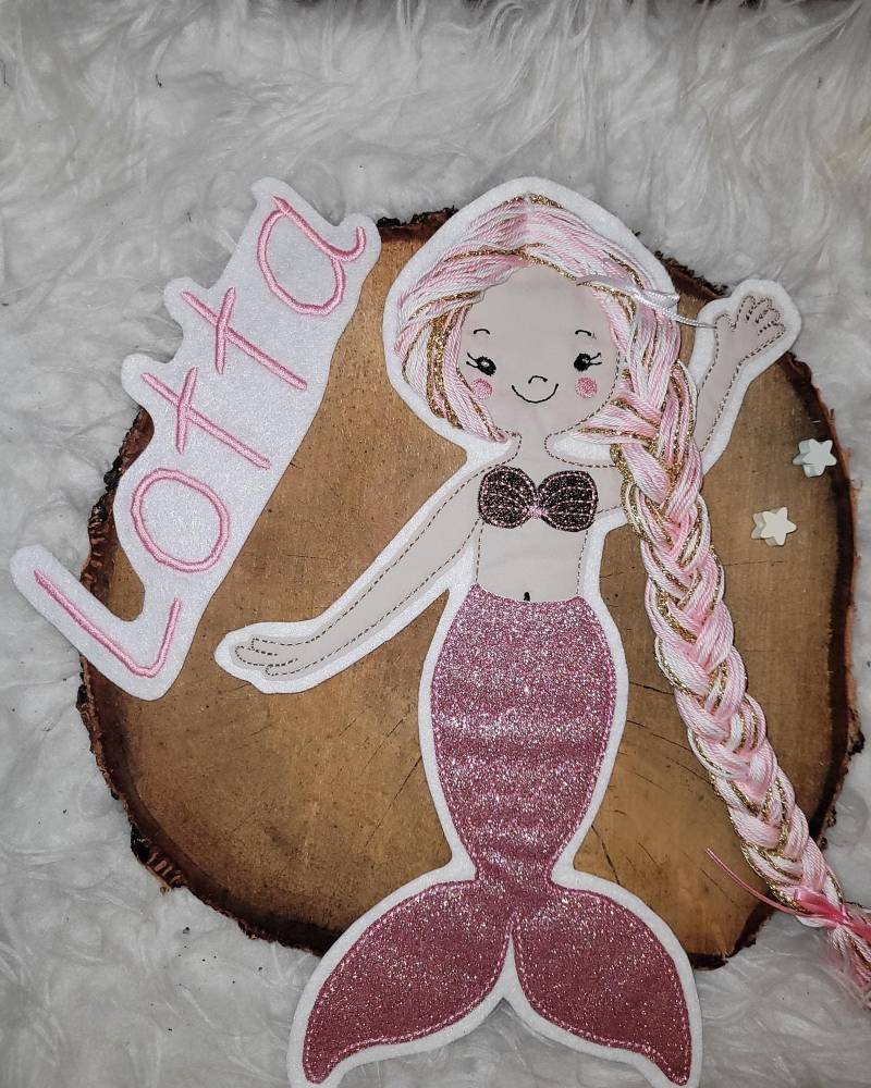 Set Applikation Große Meerjungfrau Und Name, Nixe, Glitzerflosse, Wollhaare, Schultütenset Set Applikation Große Meerjungfrau Und Name, Nixe, Glitzerflosse, Wollhaare, Schultütenset von Lummpitz