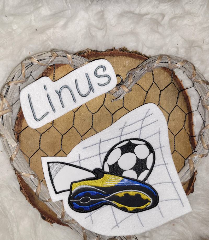 Set Große Fußball Applikation Und Wunschname, Aufnäher, Flicken Set Große Fußball Applikation Und Wunschname, Aufnäher, Flicken von Lummpitz