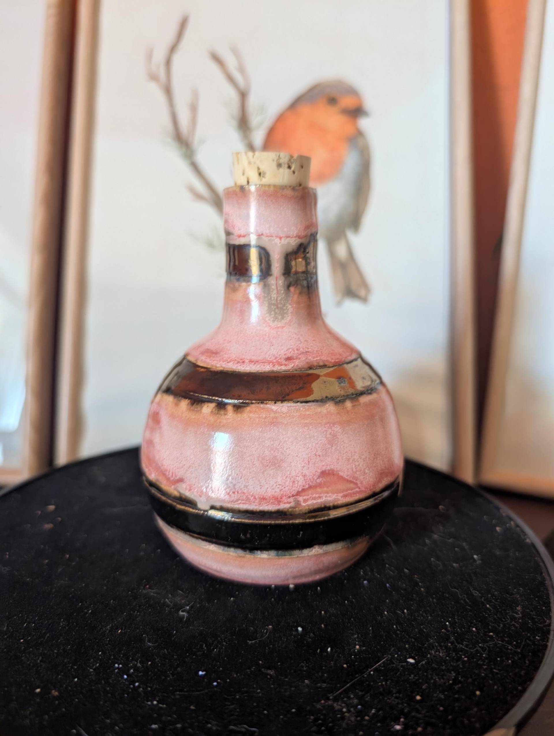 Handgemachte Steinzeugflasche Mit Lederhalter in Rosa Bronze Glasur Unikat Keramik Trinkflasche Für Mittelalter Und Larp Handgemachte Steinzeugflasche Mit Lederhalter in Rosa Bronze Glasur Unikat Keramik Trinkflasche Für Mittelalter Und Larp von Lumpulus