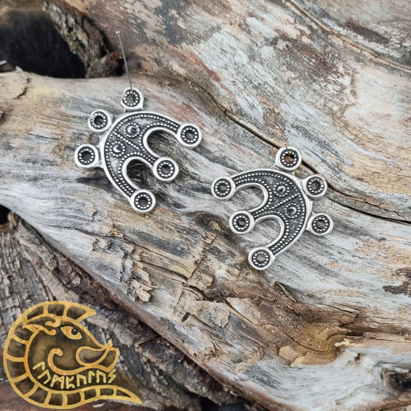 Kettenverteiler Gotland Schweden Wikinger Schmuck Fibeln Kette Norse Valkyre Larp Mittelalter Kettenverteiler Gotland Schweden Wikinger Schmuck Fibeln Kette Norse Valkyre Larp Mittelalter von Lumpulus