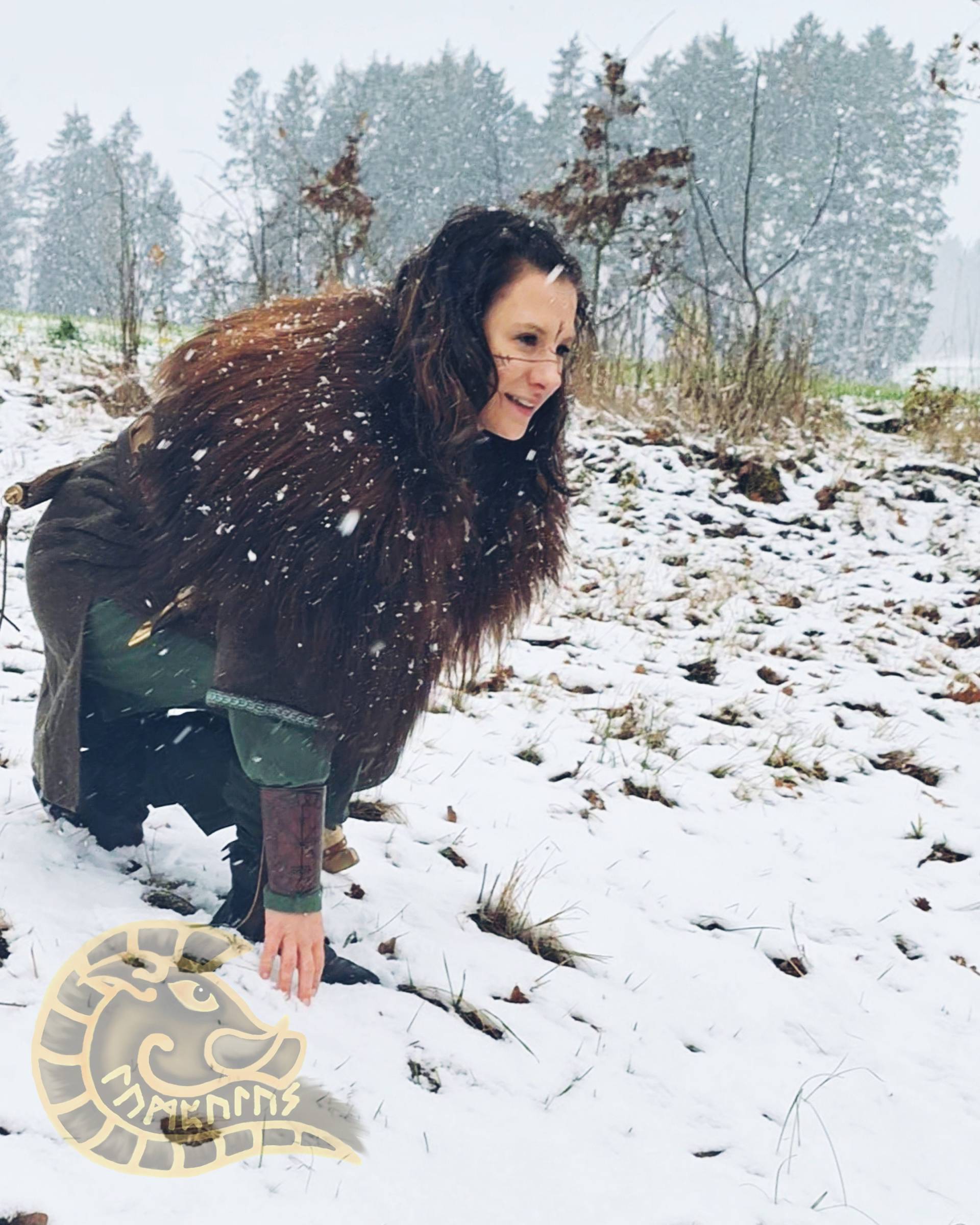 Schulterfell Schwarzbraun - Wikinger Schildmaid Barbar Krieger Larp Mittelalter Pagan Vikings Schamane Berserker Elf Ork Schulterfell Schwarzbraun - Wikinger Schildmaid Barbar Krieger Larp Mittelalter Pagan Vikings Schamane Berserker Elf Ork von Lumpulus