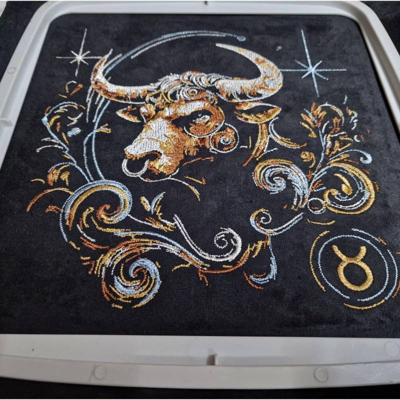 Patches - Fertiges Patch Aufnäher Bunt Sternzeichen Für Deine Projekte Hunde Auf Wunsch Personalisiert Mit Name Lunachild von LunaChildHandmade