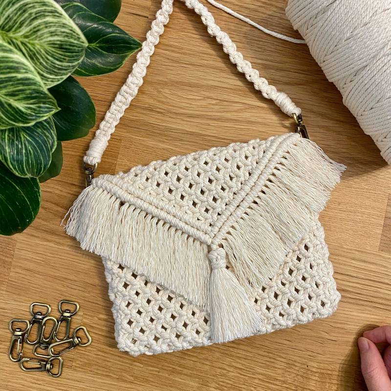 Makramee Tasche/ Clutch Cross Body Bag - Tasche, Handgemachte Geschenk Für Sie, Schultertasche, Handtasche, Boho Style, Geldbeutel von LunaCraftsOnline