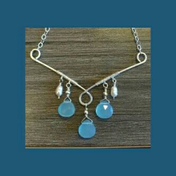 Blaue Chalcedon Und Süßwasserperle Halskette Auf Sterling Silber, Hand Gefertigt Blaue Chalcedon Und Süßwasserperle Halskette Auf Sterling Silber, Hand Gefertigt von LunaDancing