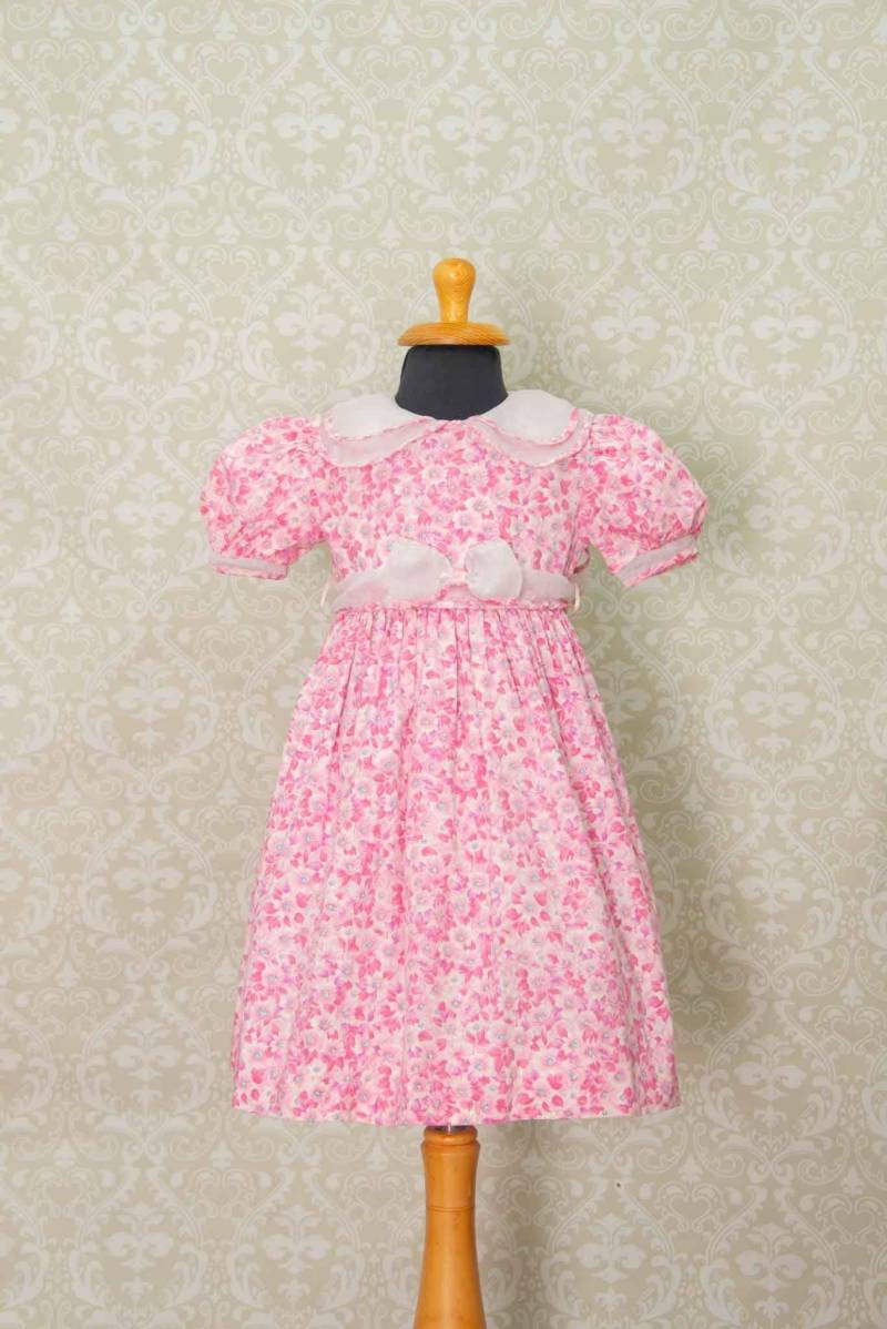 Sylvia Rosa Farbe Blumenmädchen Kleid Sylvia Rosa Farbe Blumenmädchen Kleid von LunaGirlVintage