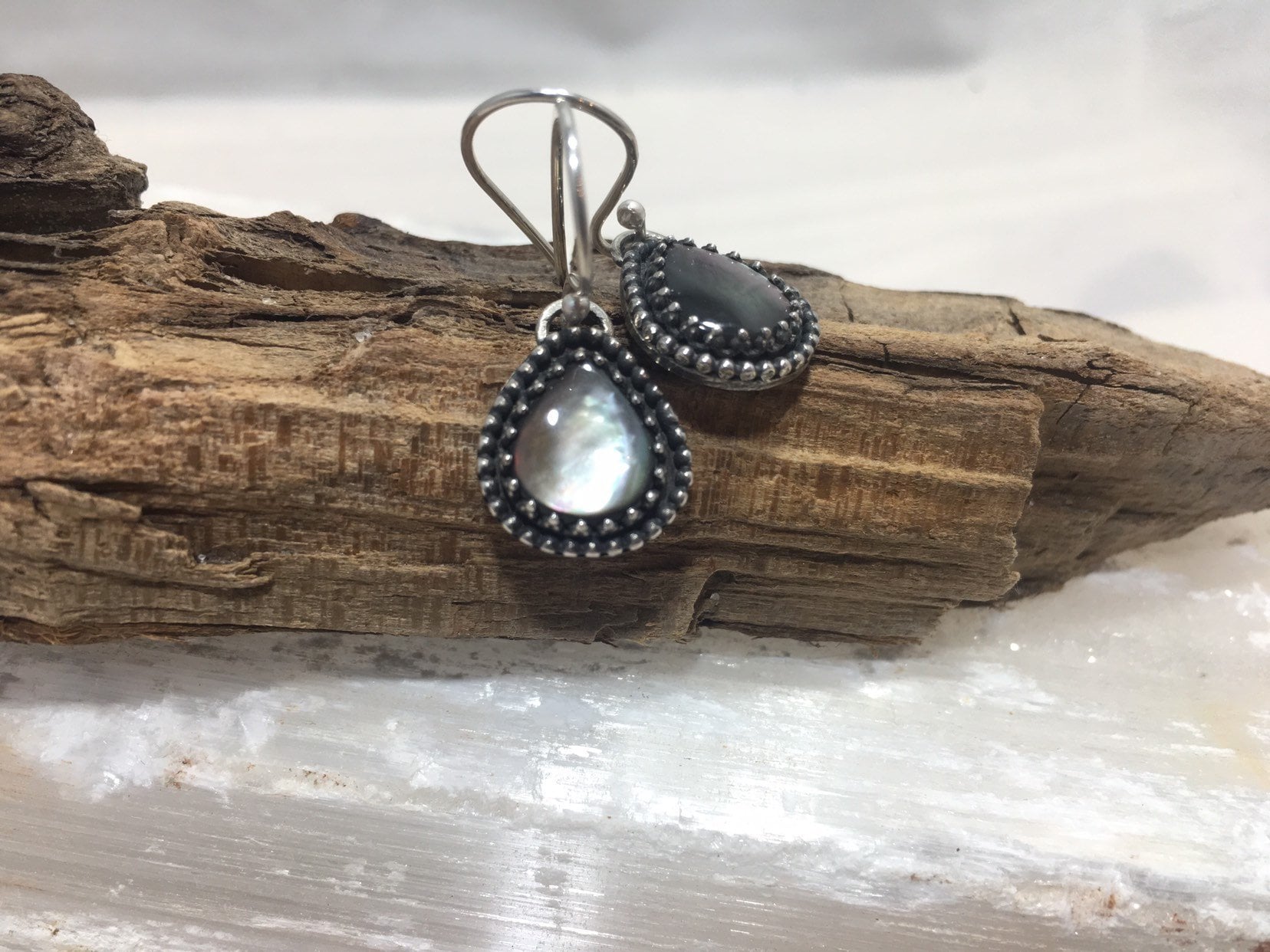 Schwarze Perle Ohrringe, Sterling Silber Schwarze Perlmutt, Tropfen Geschenke Für Sie, Weihnachtsgeschenke von LunaHakuna