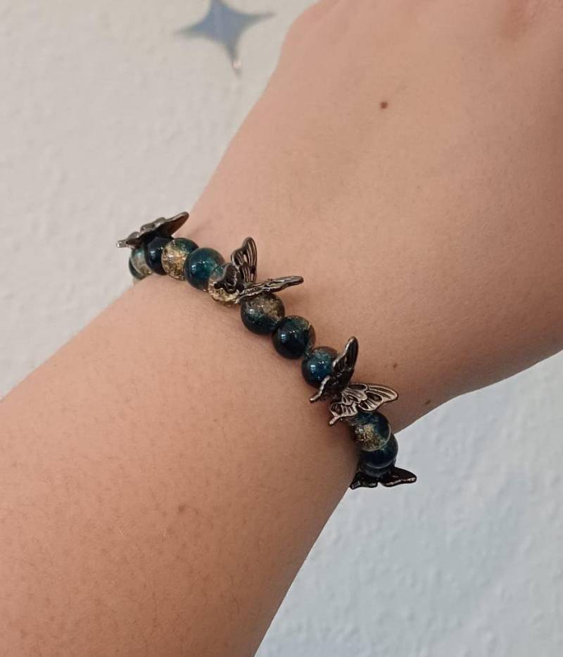 Handgemachtes Bettelarmband Mit Schmetterlingscharms, Wimsical, Witchy Handgemachtes Bettelarmband Mit Schmetterlingscharms, Wimsical, Witchy von LunaJuwels