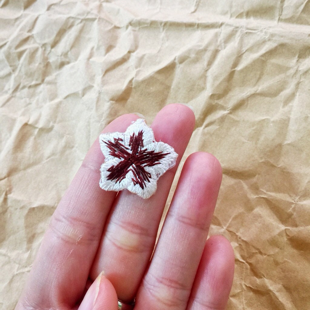 12 Braun Gestickte Blumen, Stickerei Applikation, Aufnähen Kleidung Hand Nähen Versorgung, Schneider Stoff Kirschblüte 12 Braun Gestickte Blumen, Stickerei Applikation, Aufnähen Kleidung Hand Nähen Versorgung, Schneider Stoff Kirschblüte von LunaLandSupply