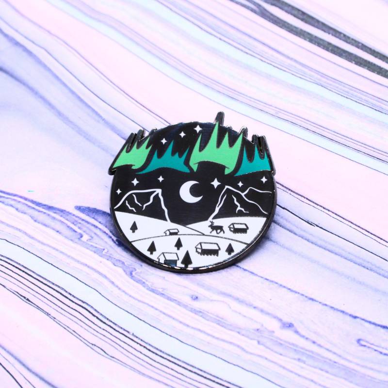 Abisko Aurora Borealis Emaille Anstecker Nordlicht Anstecknadel von LunaLotusUK