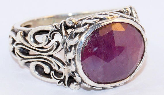 925 Sterling Silber Herrenring Mit Absolut Handgefertigtem Echt Rubin 925 Sterling Silber Herrenring Mit Absolut Handgefertigtem Echt Rubin von LunaSilverJewels