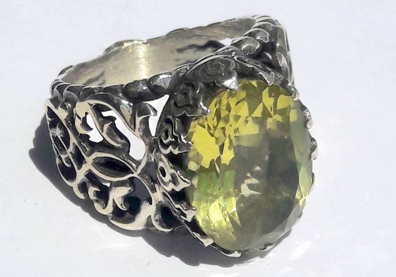 925 Sterling Silber Herrenring Mit Total Handgemachtem Echten Zitronentopas 925 Sterling Silber Herrenring Mit Total Handgemachtem Echten Zitronentopas von LunaSilverJewels