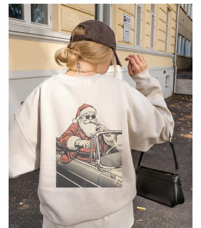 Retro Weihnachtsmann Backprint Weihnachtsstrickjacke, Vintage Design von LunaliaHeartpieces