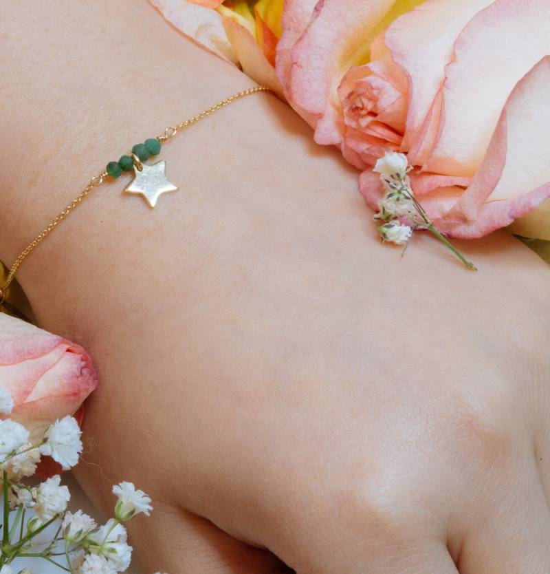 Jupiter Green Star Bettelarmband - Layering Kette Himmlisch Minimalistisch 90Er Jahre Anime Inspiriert Magical Girl von LunamisAura