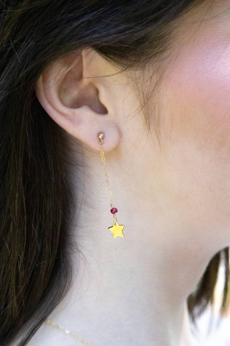 Mars Rubin Roter Stern - Lange Ketten Ohrstecker Minimalistisch Himmlisch Zierlich Zart 90Er Jahre Anime Inspiriert Kawaii von LunamisAura