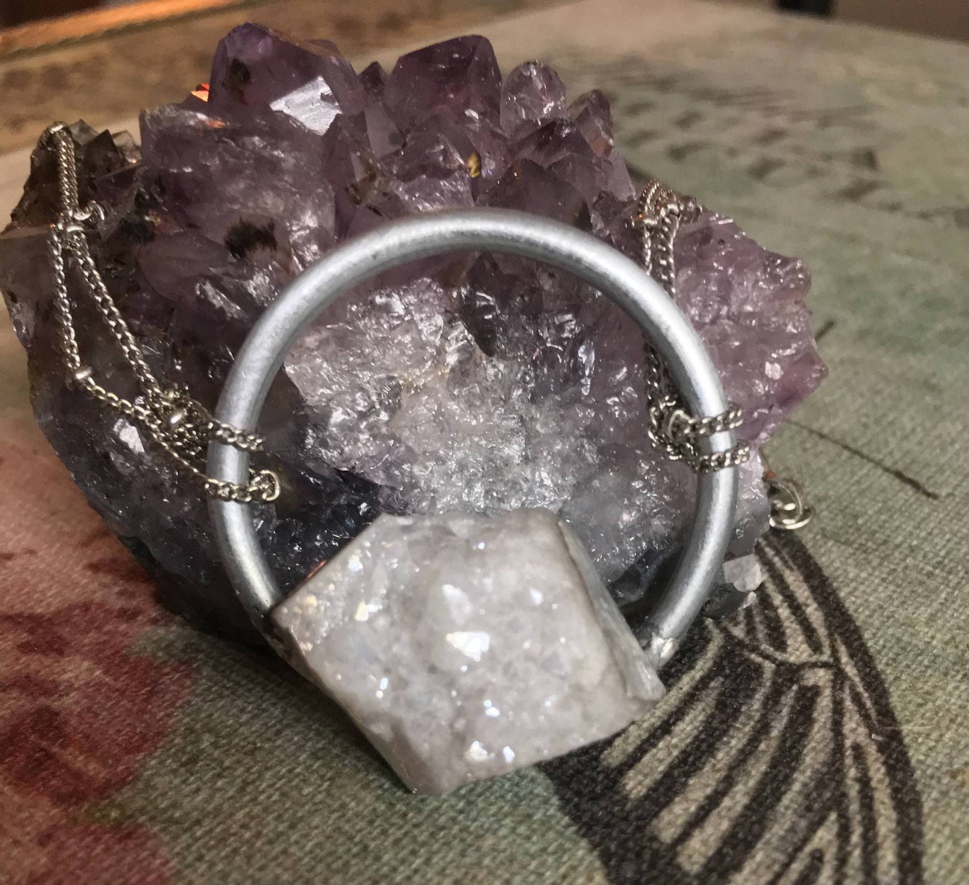 Weiß Druzy Achat-Halsband Weiß Druzy Achat-Halsband von LunarLotusesAura