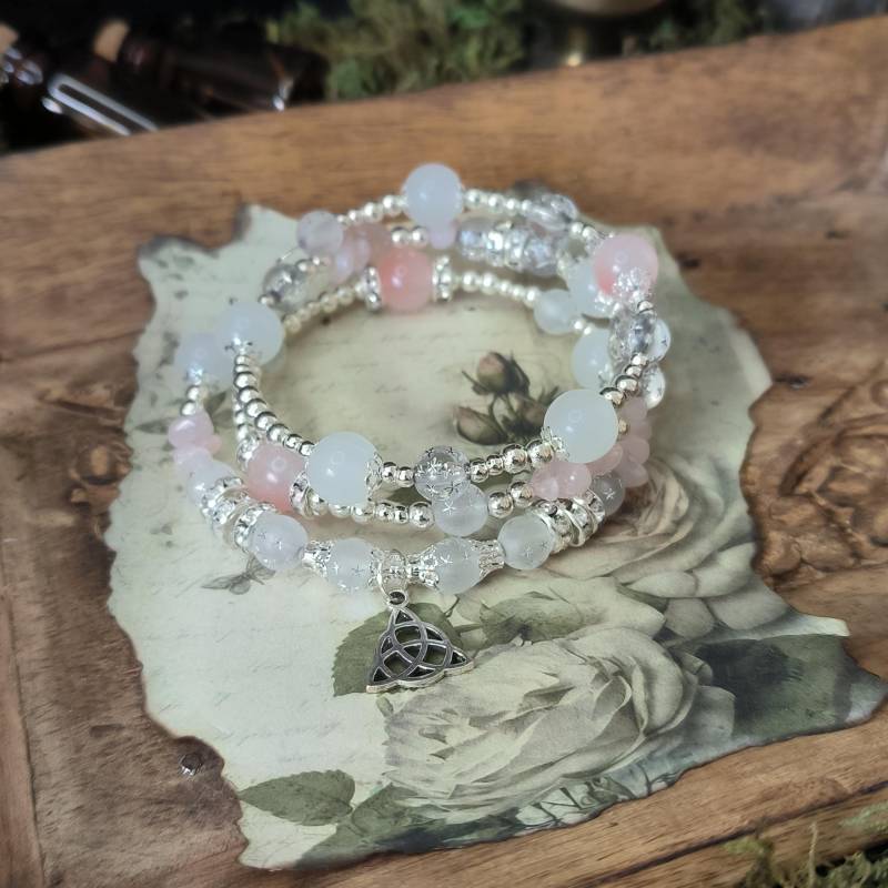 Armband Mit Rosenquarz Elegant Bloom in Silber Und Anhänger Armband Mit Rosenquarz Elegant Bloom in Silber Und Anhänger von LunarLuminis