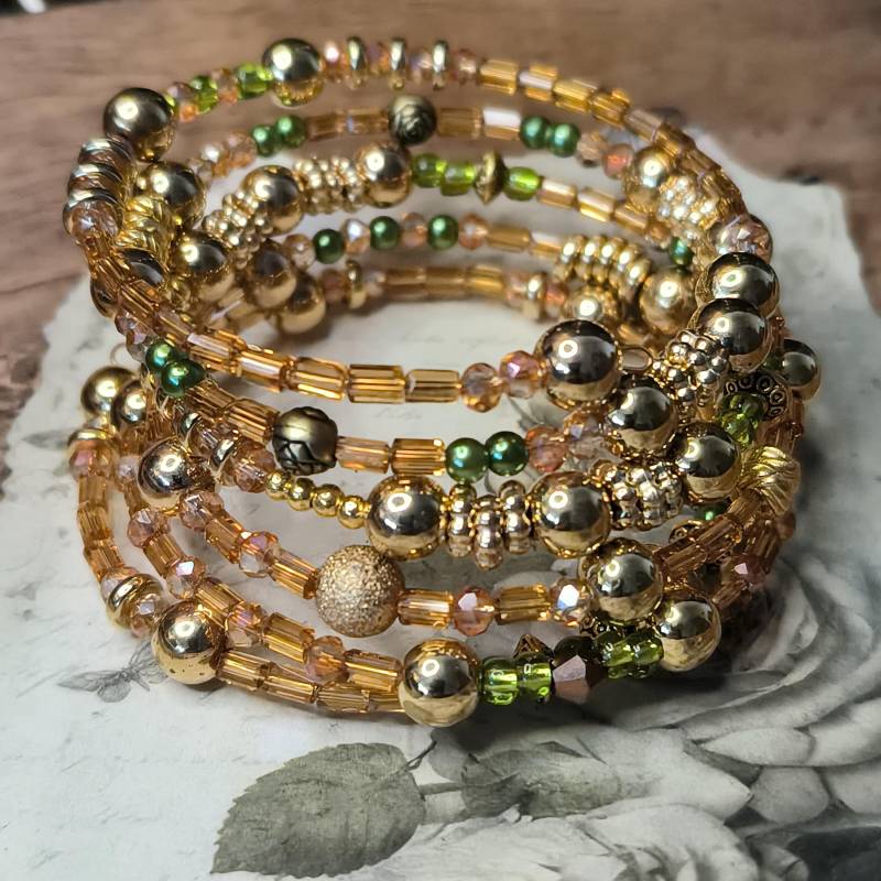 Elegantes Armband | Stapelarmband Herbstliche Farben Wickelarmband Elegantes Armband | Stapelarmband Herbstliche Farben Wickelarmband von LunarLuminis