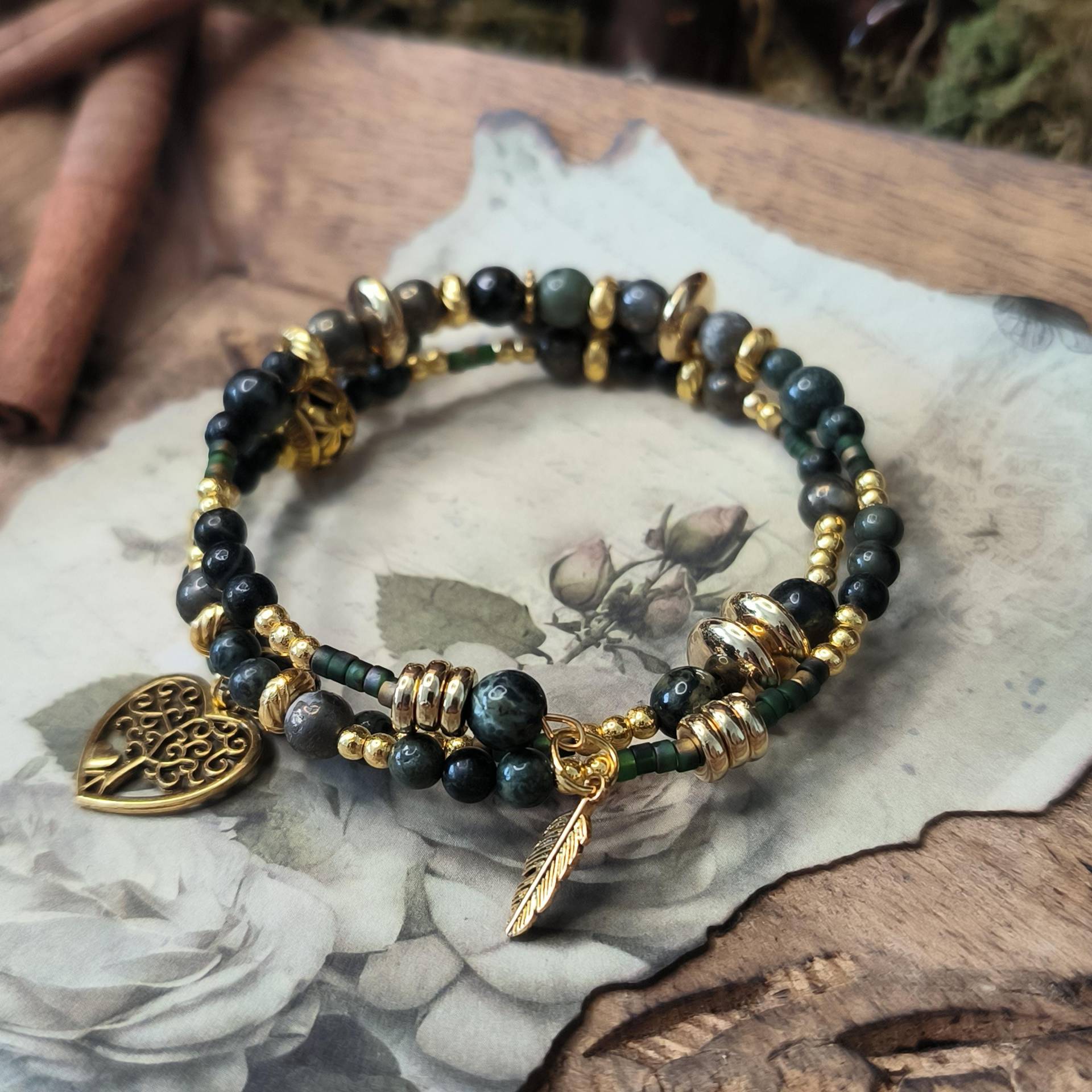 Memorydraht Armband Mit Kambaba-Jaspis - Und Pyritperlen Memorydraht Armband Mit Kambaba-Jaspis - Und Pyritperlen von LunarLuminis