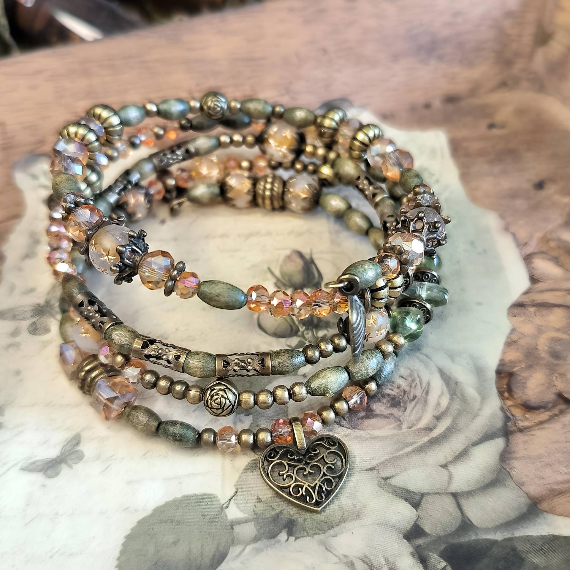 Unikat | Vintage Boho Charm Armband Mit Herzanhänger Unikat | Vintage Boho Charm Armband Mit Herzanhänger von LunarLuminis