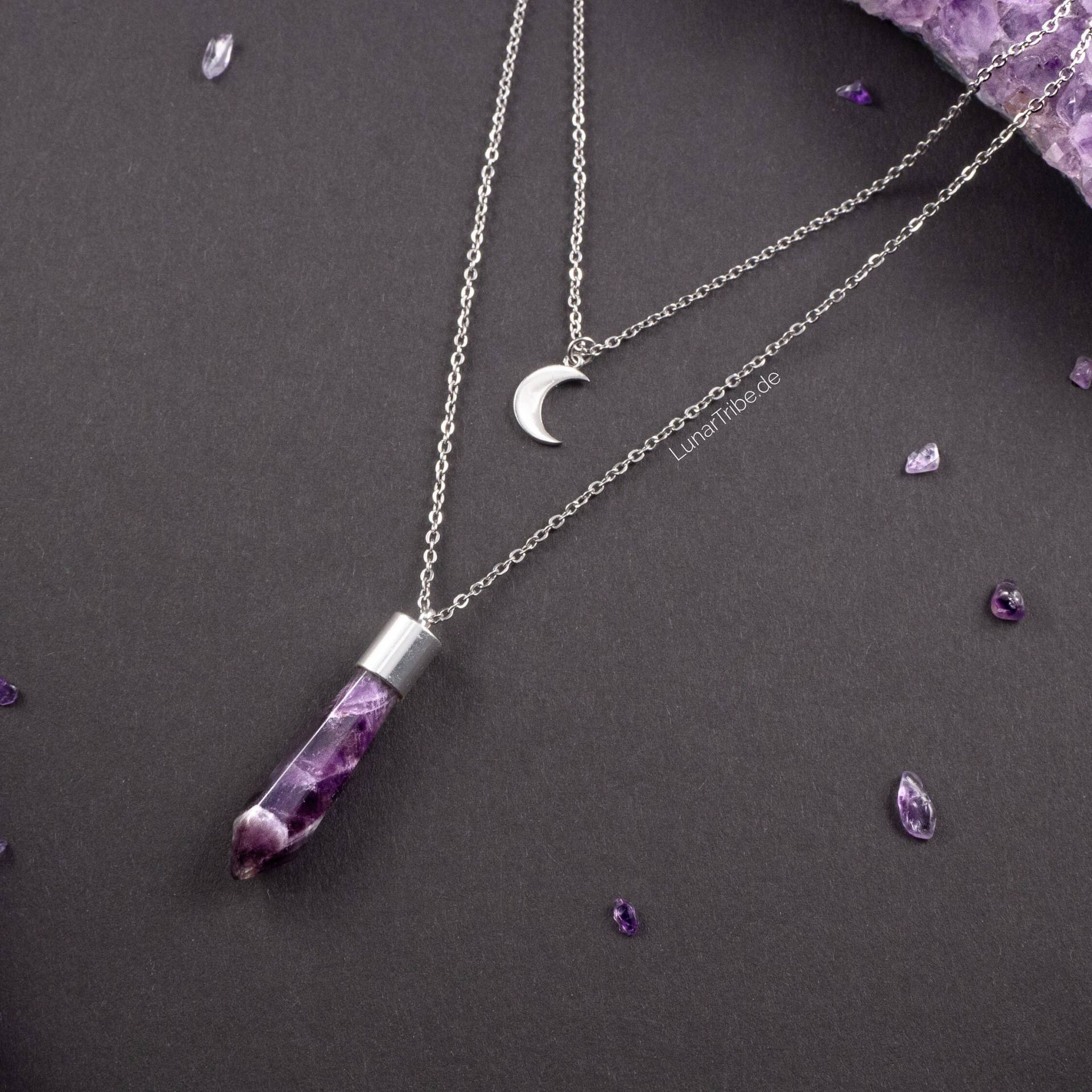 Mehrreihige Halskette Mit Amethyst Und Halbmondanhänger Doppelte Aus Edelstahl in Verschiedenen Längen, Größenverstellbar Mehrreihige Halskette Mit Amethyst Und Halbmondanhänger Doppelte Aus Edelstahl in Verschiedenen Längen, Größenverstellbar von LunarTribeJewelry