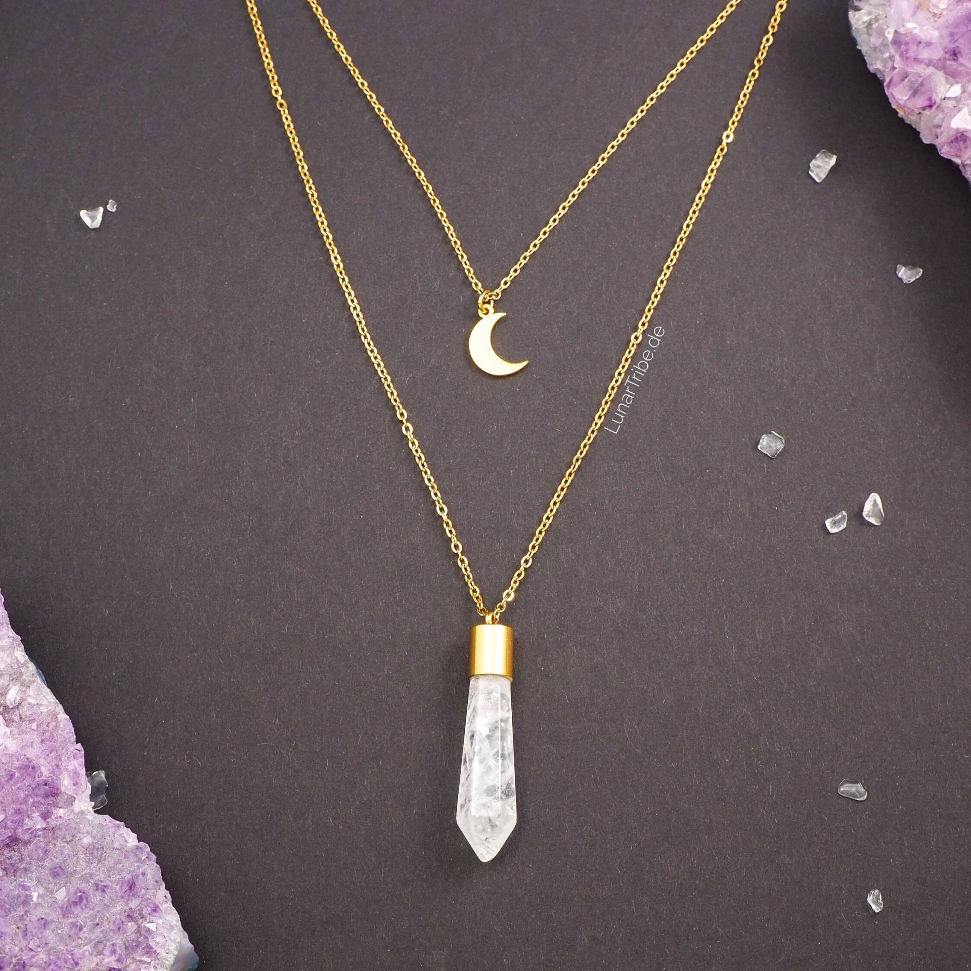 Zweireihige Halskette Mit Bergkristall Und Mondanhänger Aus Goldenem Edelstahl, Mond Matt Vergoldet, Größenverstellbar Zweireihige Halskette Mit Bergkristall Und Mondanhänger Aus Goldenem Edelstahl, Mond Matt Vergoldet, Größenverstellbar von LunarTribeJewelry