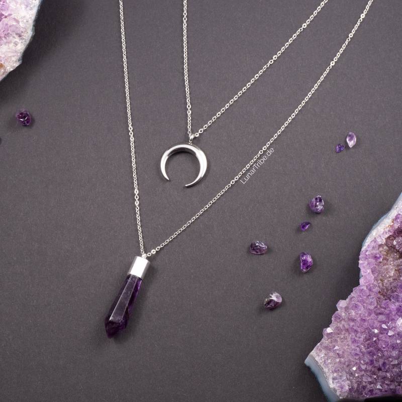 Mehrreihige Amethyst Halskette Mit Silbernem Halbmondanhänger Zweireihige, Lange Aus Edelstahl Natürlichem Amethystanhänger Mehrreihige Amethyst Halskette Mit Silbernem Halbmondanhänger Zweireihige, Lange Aus Edelstahl Natürlichem Amethystanhänger von LunarTribeJewelry