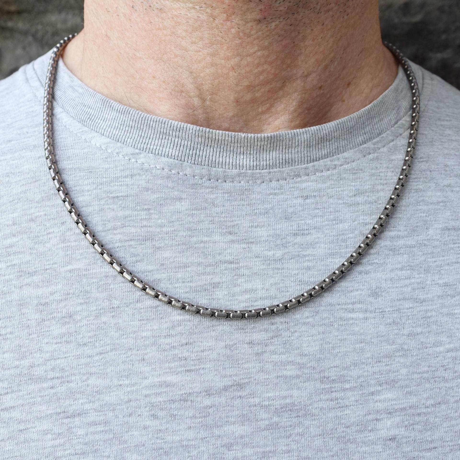 Titan Halskette, Long Box Kette 3, 3 Mm, 100% Reines Titan, Für Empfindliche Haut, Hypoallergene Schlichte Und Zeitlose Halskette von LunaraAtelierCo