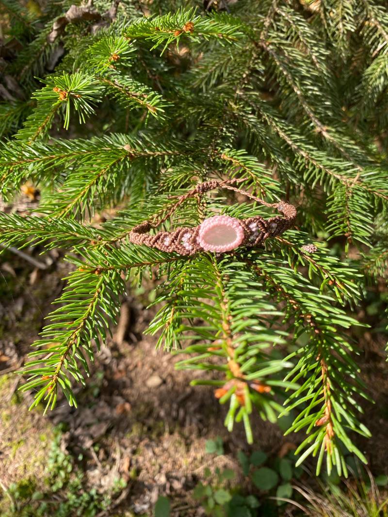 Handgemachtes Makramee Armband Mit Rosenquarz Edelstein - Bohostyle Handgemachtes Makramee Armband Mit Rosenquarz Edelstein - Bohostyle von LunarcharmsDesigns