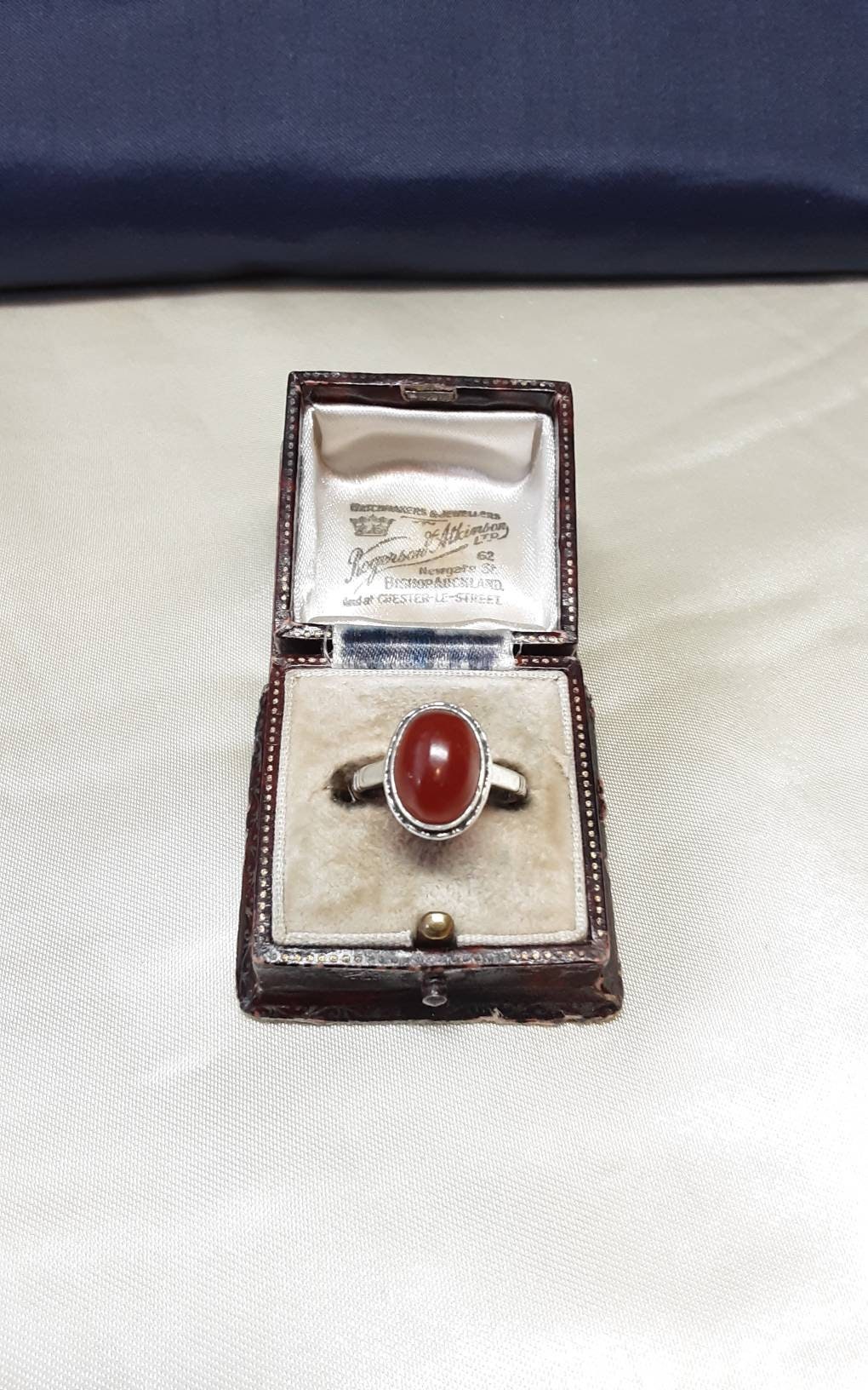 Fabelhafter Art Deco, Antiker, Sterling Silber Und Natürlicher Karneol Statement Ring Fabelhafter Art Deco, Antiker, Sterling Silber Und Natürlicher Karneol Statement Ring von LunasAntiquesShop