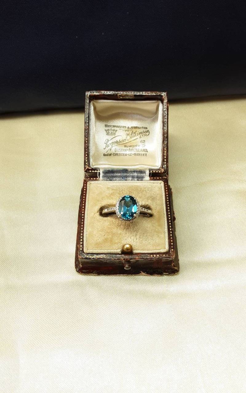 Wunderschöner Funkelnder Vintage-Statement-Ring Aus Sterlingsilber Und Zirkonia von LunasAntiquesShop